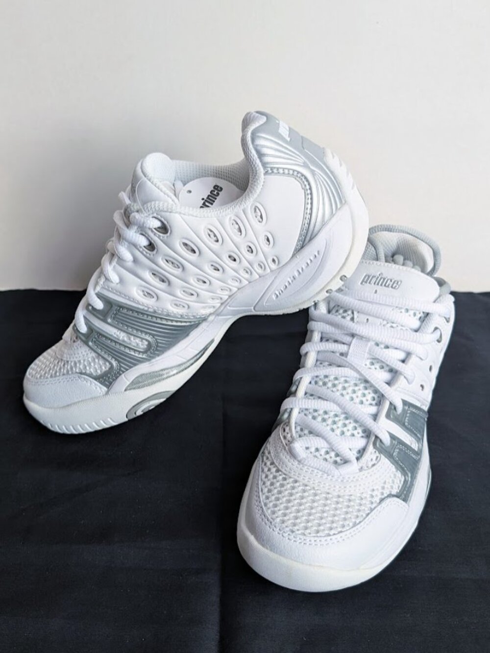 Prince T22 Women's Tennis/Pickleball Shoes White/Silver Size:7 NWT